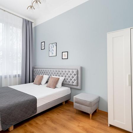 Wawel Apartments - Riverside Castle Краків Екстер'єр фото
